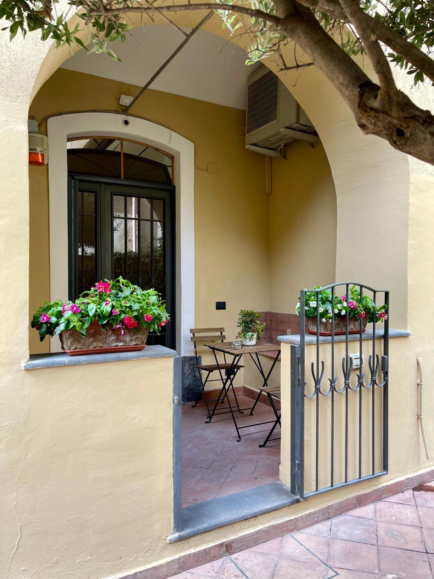 Your Apartment Sicily คาตาเนีย ภายนอก รูปภาพ